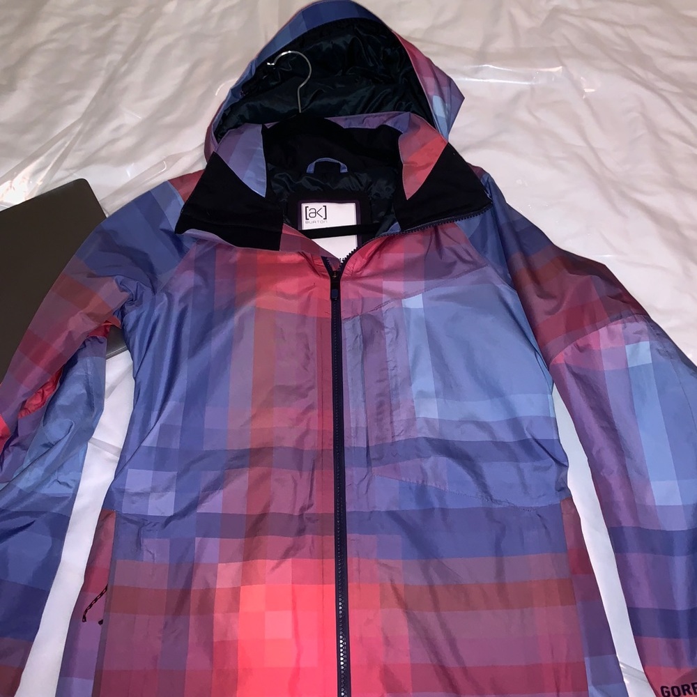 Burton AK Women’s Snowboarding /Ski Jacket Size XS